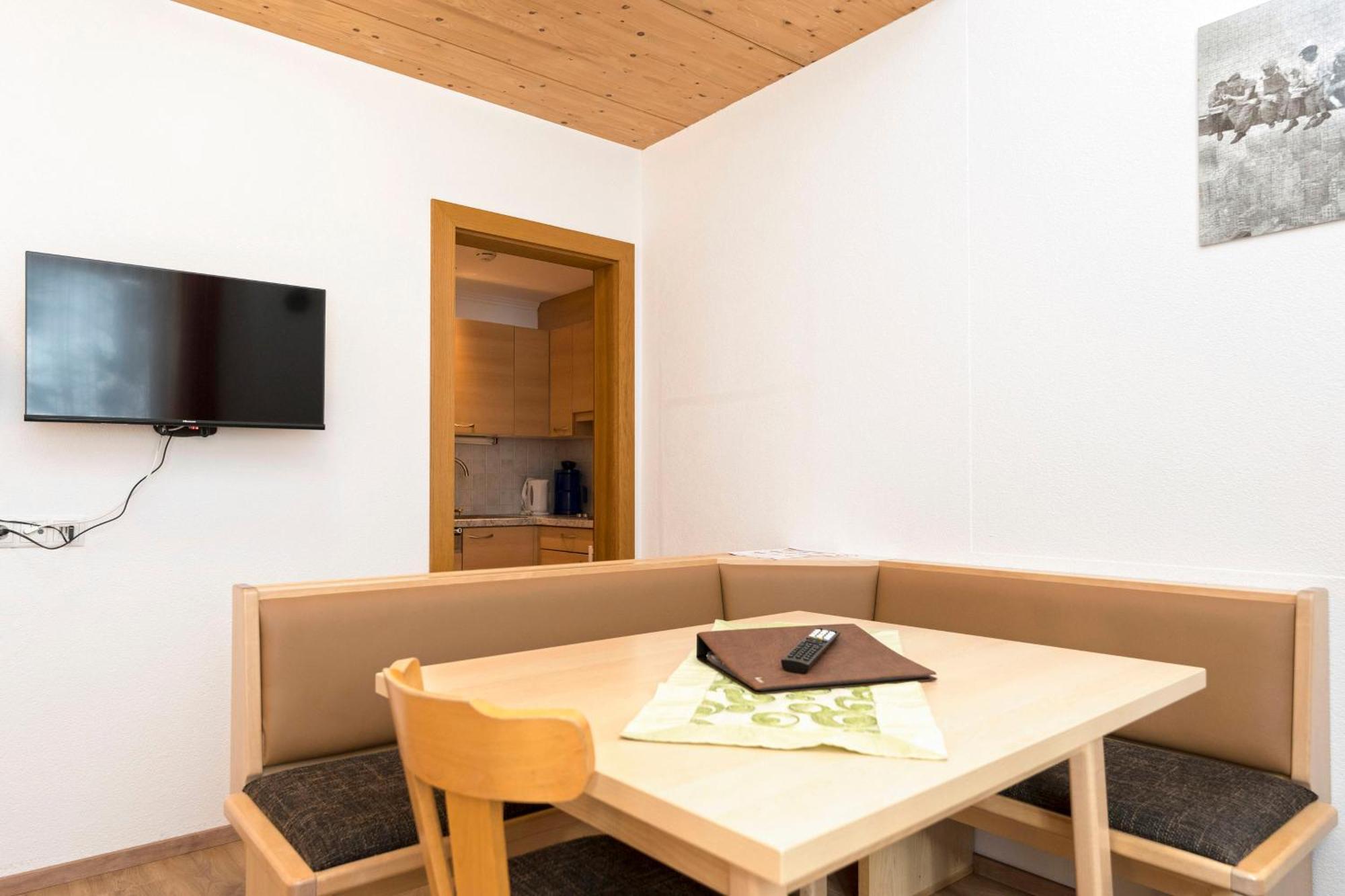 Hotel Garni Siegele - Inklusive Silvretta-Card Premium Ischgl Kültér fotó