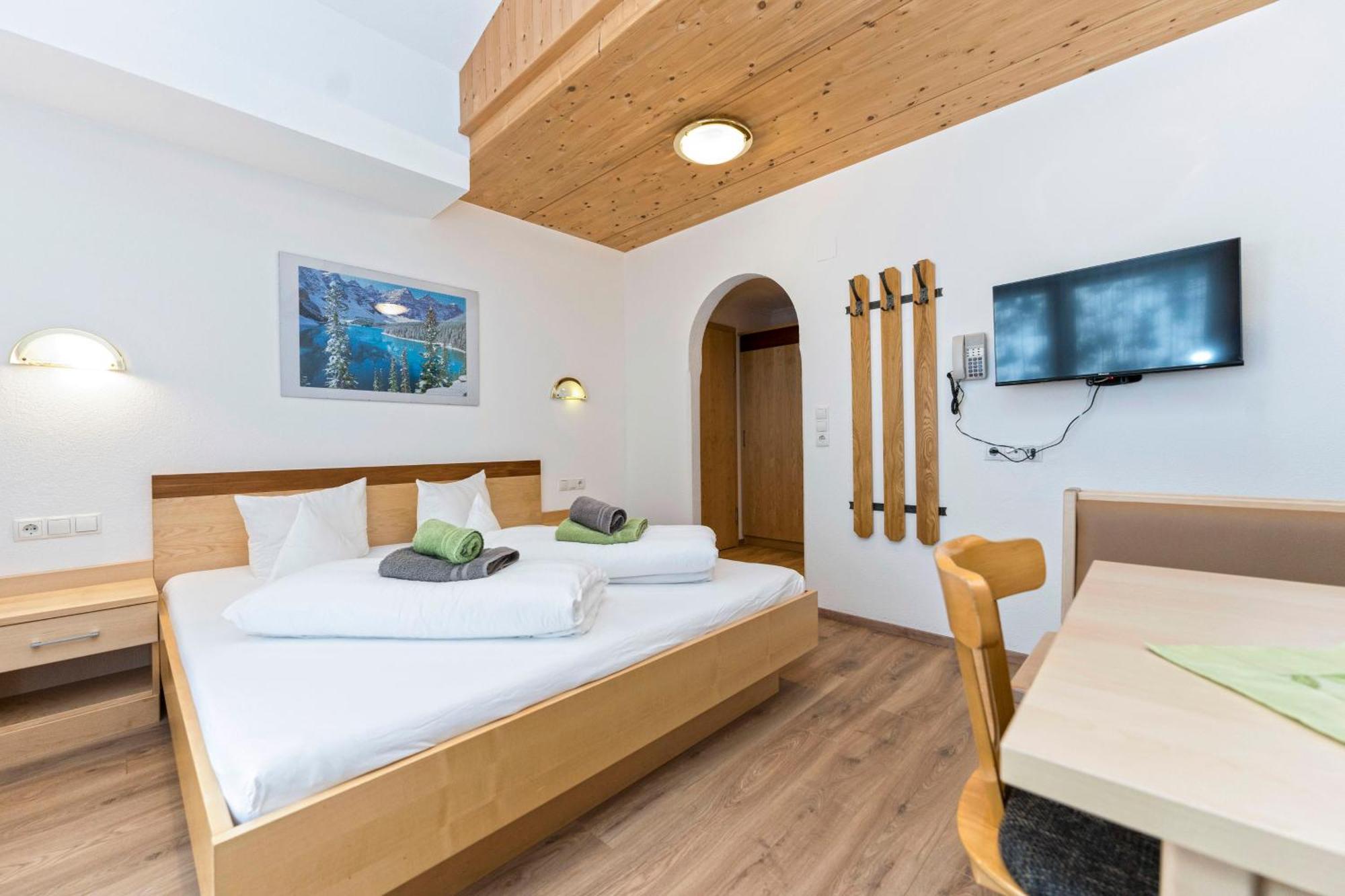 Hotel Garni Siegele - Inklusive Silvretta-Card Premium Ischgl Kültér fotó