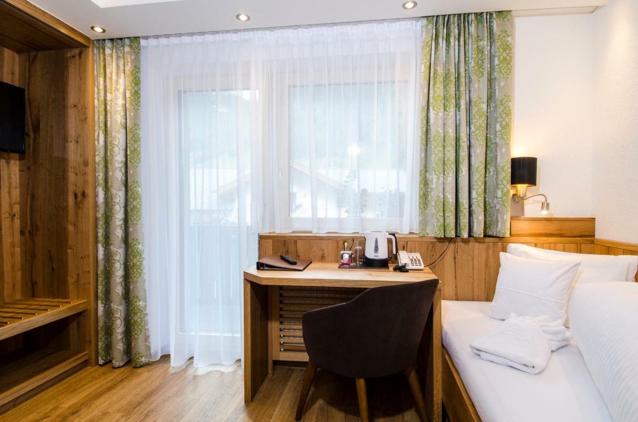 Hotel Garni Siegele - Inklusive Silvretta-Card Premium Ischgl Kültér fotó