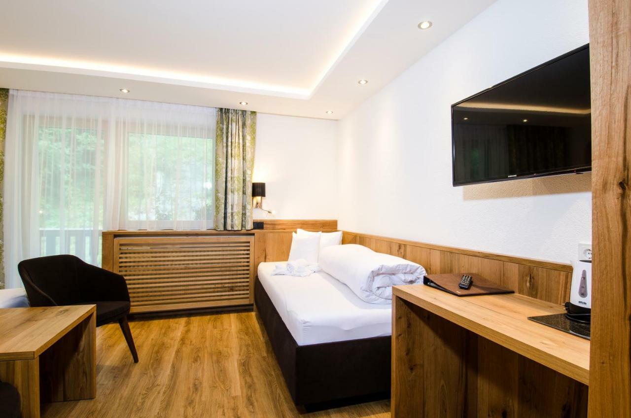 Hotel Garni Siegele - Inklusive Silvretta-Card Premium Ischgl Kültér fotó