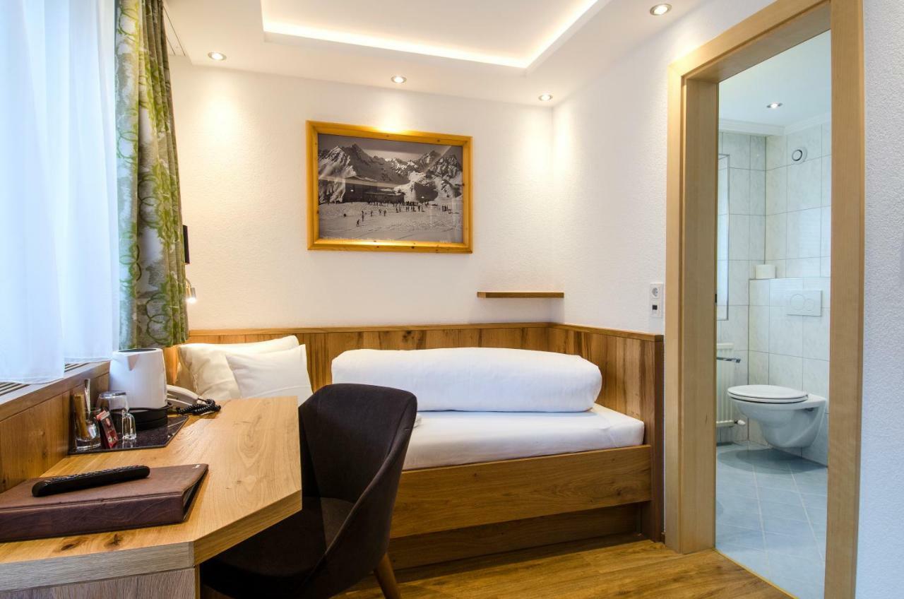 Hotel Garni Siegele - Inklusive Silvretta-Card Premium Ischgl Kültér fotó