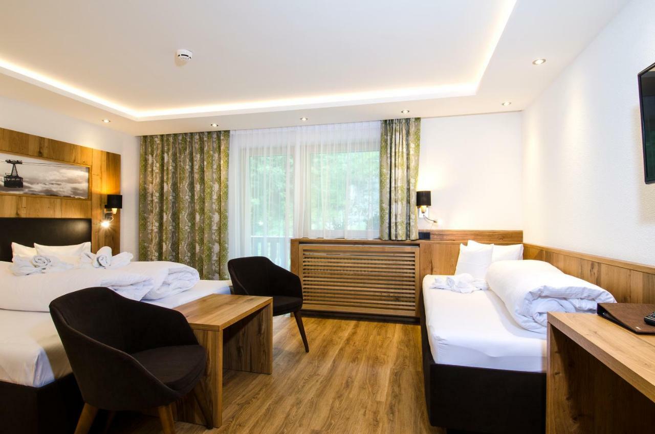 Hotel Garni Siegele - Inklusive Silvretta-Card Premium Ischgl Kültér fotó